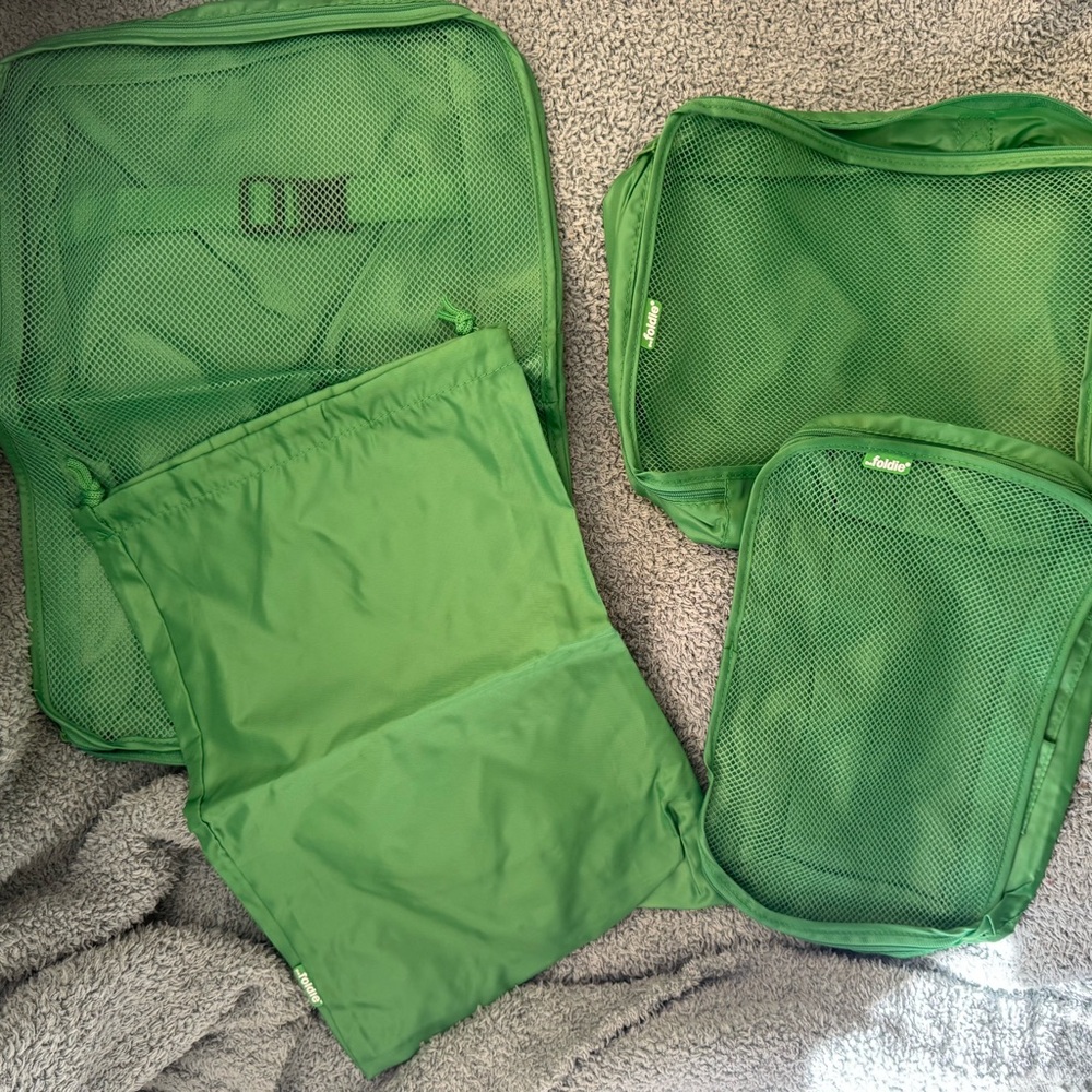 The Foldie Travel Packing Cubes Set- GRASS GREEN